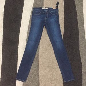 NWT Hollister Jean leggings
